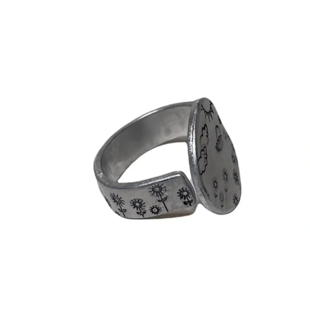 Handmade 9 stamped boho floral silver adjustable hypoallergenic‎ medallion ring